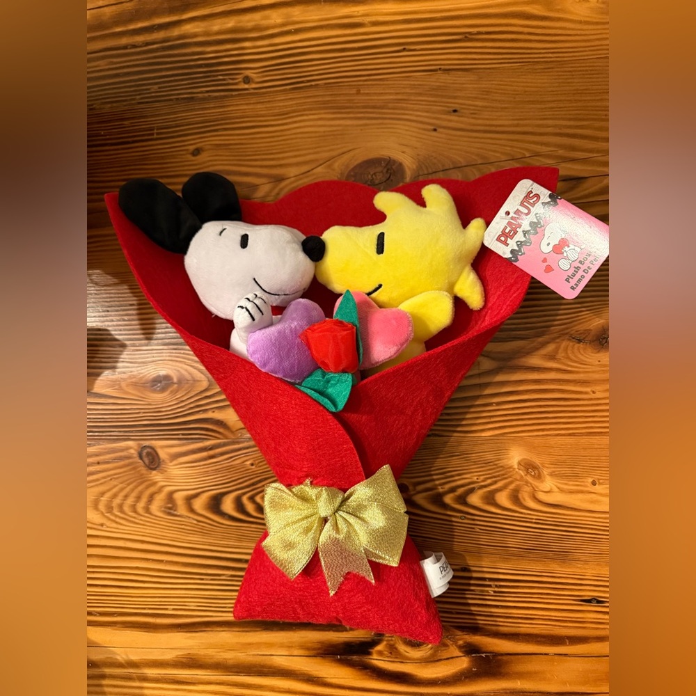 Peanuts Snoopy and Woodstock Plush in Red Wrap